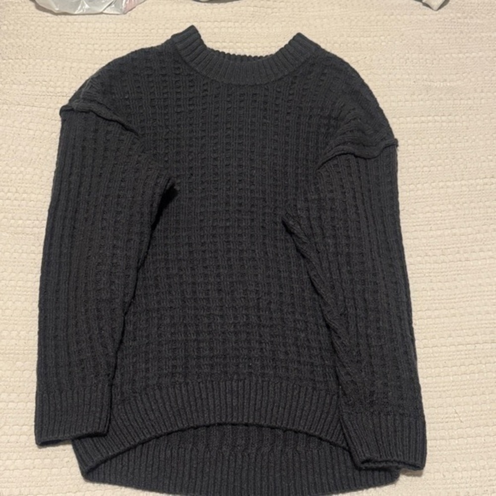 SO Textured Crew Neck Sweater. M